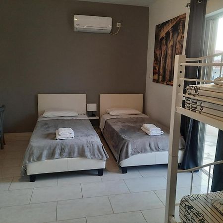 Galotel Agnoudas Near The Airport Markopoulo Mesogaias Bagian luar foto